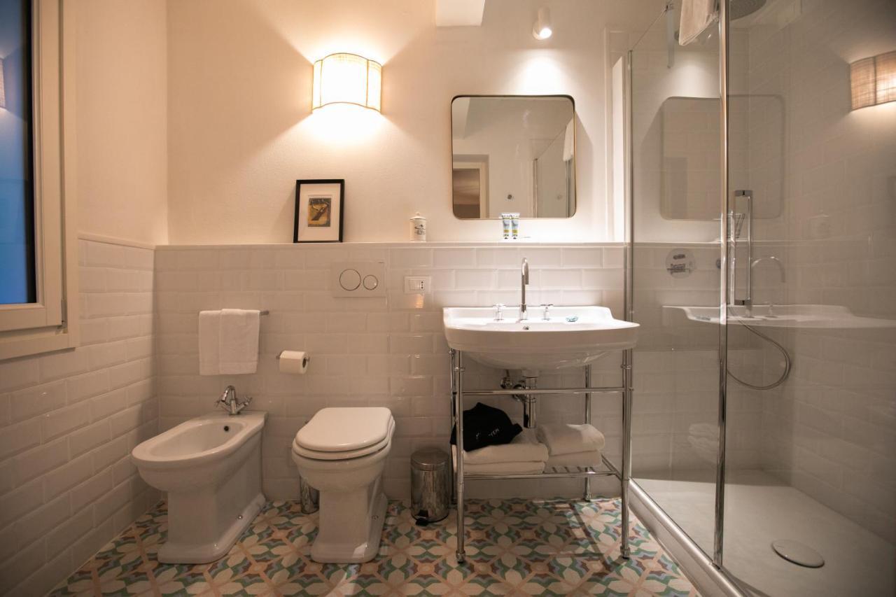 פירנצה Lunaria Suites - Fyodor Dostoyevsky'S House מראה חיצוני תמונה